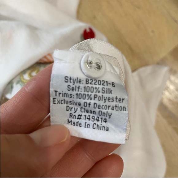 Johnny Was 100% silk embroidered blouse NEW - Picture 12 of 15